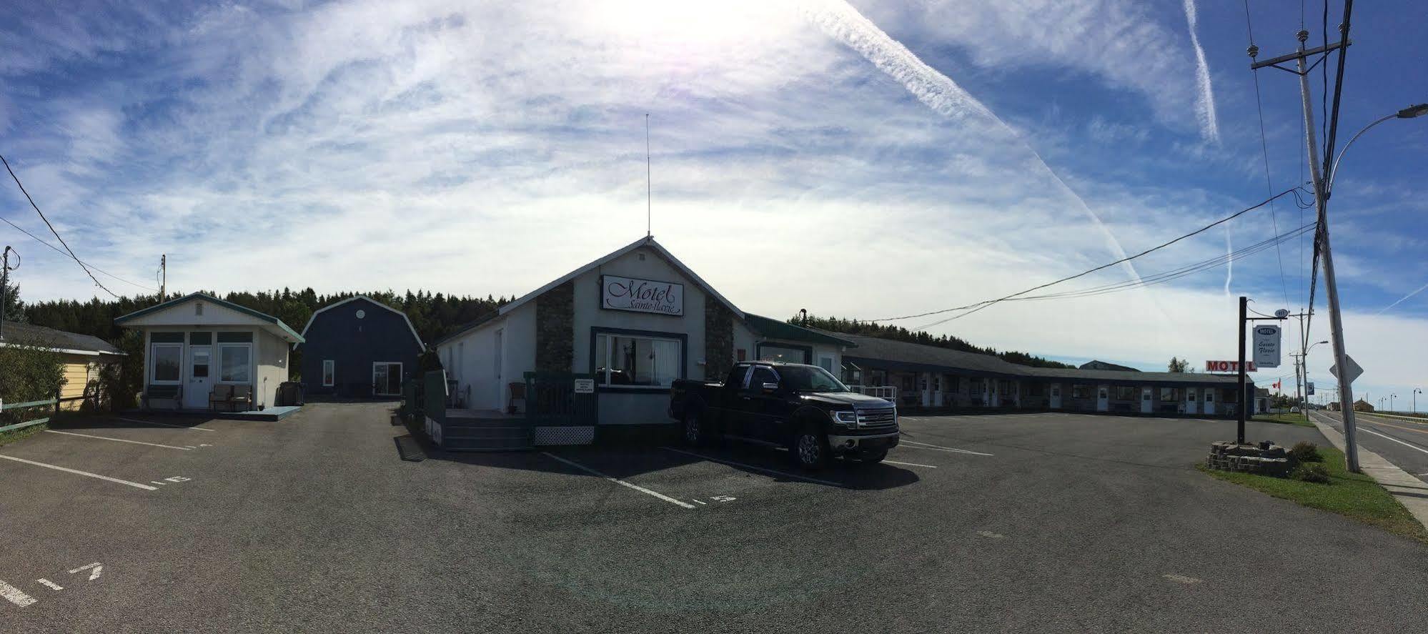 Motel Sainte-Flavie Exterior photo
